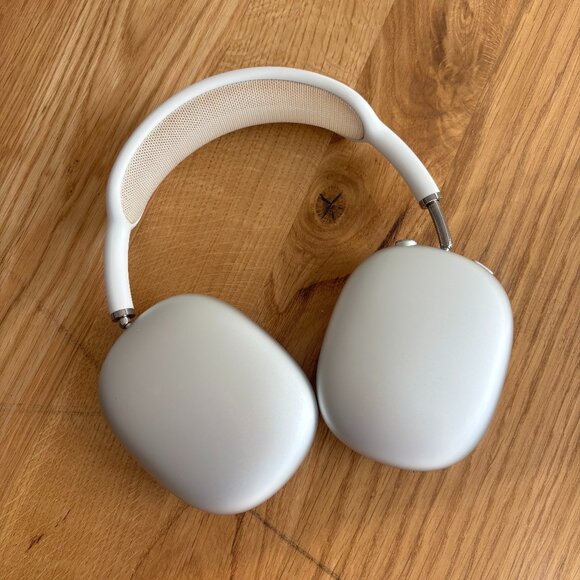 AirPods Max - Silver - Picture 1 of 5
